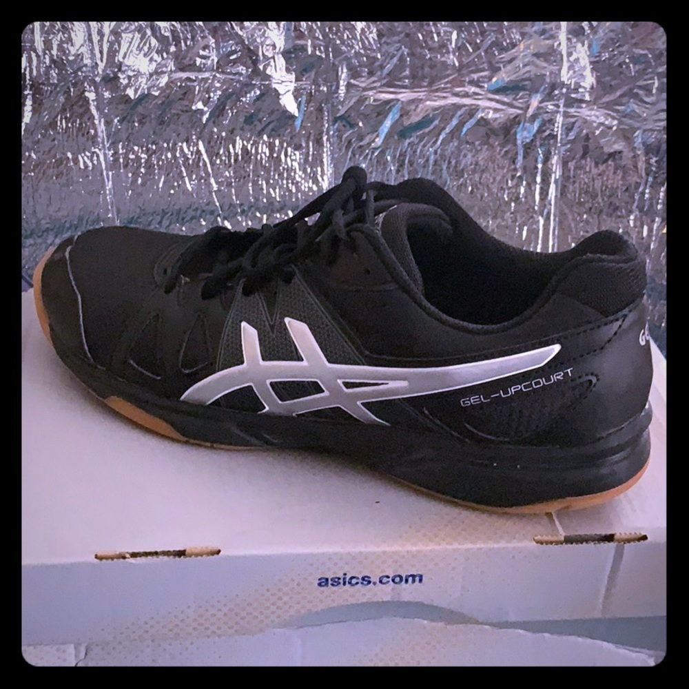 ASICS women’s sz 9.5 black volleyball shoe